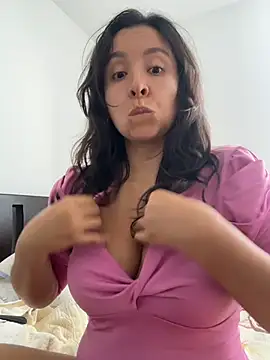 Snapshot of emely_sexx20 chatting on 07/10/26, 09:48 emely sexx20 online show from 07/10/26, 09:48