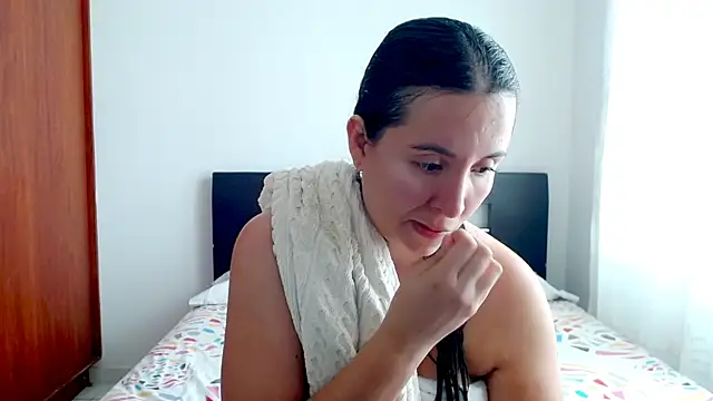 emely sexx20 online show from 09/26/25, 04:03