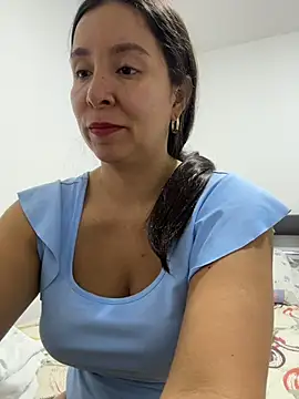 Snapshot of emely_sexx20 chatting on 06/23/26, 01:58 emely sexx20 online show from 06/23/26, 01:58