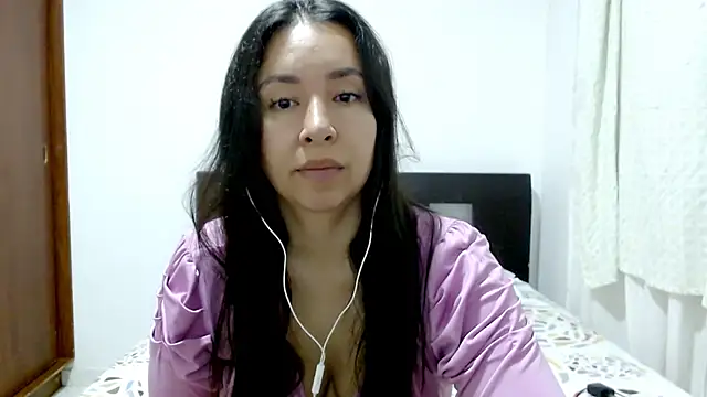 emely sexx20 online show from 09/28/25, 10:11