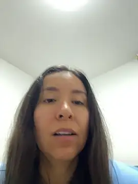 Snapshot of emely_sexx20 chatting on 06/11/26, 02:11 emely sexx20 online show from 06/11/26, 02:11