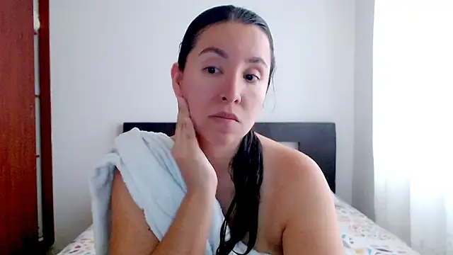 emely sexx20 online show from 10/07/25, 02:18