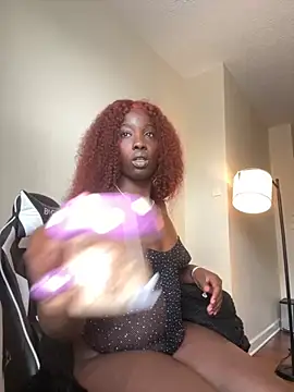 Snapshot of vixenpaisley2 chatting on 09/25/25, 04:13 vixenpaisley2 online show from 09/25/25, 04:13