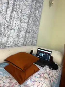 Favoritegirl1 online show from 02/02/26, 09:36