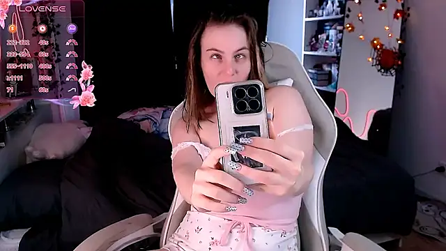  wikki  online show from 10/17/25, 05:33