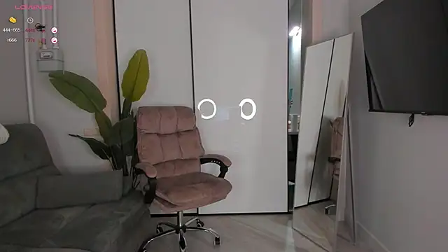 Snapshot of helen_ramsay chatting on 10/14/25, 03:01 helen ramsay online show from 10/14/25, 03:01