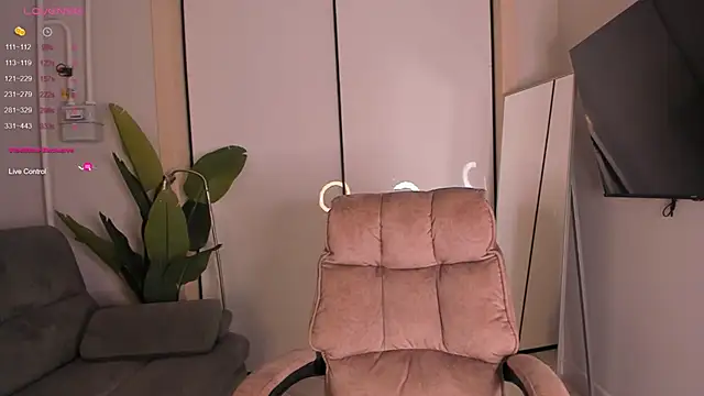 Snapshot of helen_ramsay chatting on 10/31/25, 03:30 helen ramsay online show from 10/31/25, 03:30