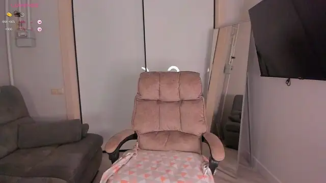 Snapshot of helen_ramsay chatting on 10/13/25, 03:13 helen ramsay online show from 10/13/25, 03:13