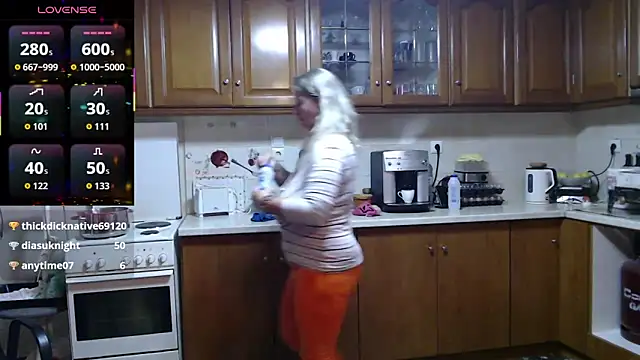 JennaDeluxe online show from 04/23/26, 07:48