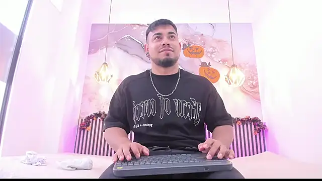 BrianMalonee online show from 10/31/25, 12:02