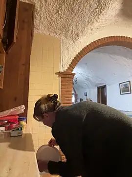 Snapshot of selenaluvv chatting on 02/27/26, 10:37 selenaluvv online show from 02/27/26, 10:37