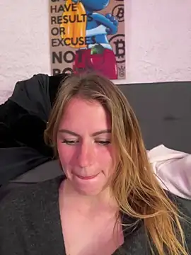 Snapshot of selenaluvv chatting on 02/25/26, 03:34 selenaluvv online show from 02/25/26, 03:34