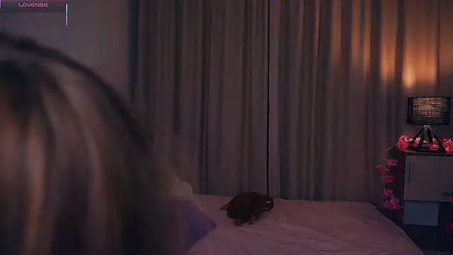 OronaNengl online show from 03/11/25, 07:47