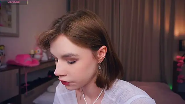 OronaNengl online show from 03/14/25, 07:23