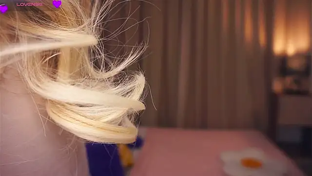 OronaNengl online show from 02/06/25, 07:40