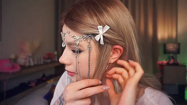 OronaNengl online show from 02/17/25, 07:44