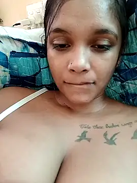 Indianqueen03 online show from 05/12/26, 12:44