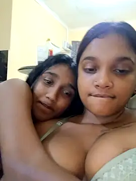 Indianqueen03 online show from 09/26/25, 07:54
