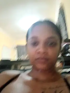 Indianqueen03 online show from 10/17/25, 05:37