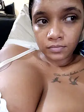 Indianqueen03 online show from 04/05/26, 06:47