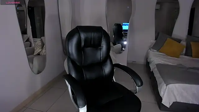 AlessaRomero online show from 09/14/25, 05:46