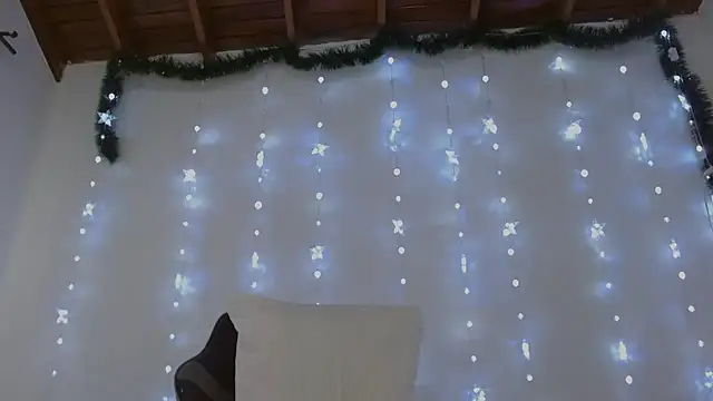 Snapshot of _diana_cute chatting on 12/18/25, 08:45 diana cute online show from 12/18/25, 08:45