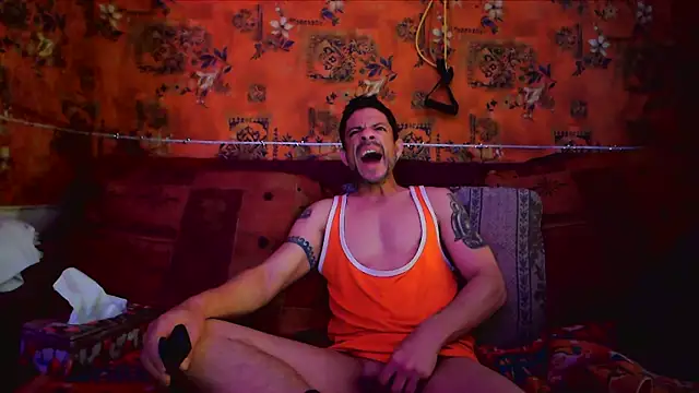 Snapshot of Tony_Torrente chatting on 12/02/24, 01:42 Tony Torrente online show from 12/02/24, 01:42