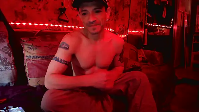 Snapshot of Tony_Torrente chatting on 01/06/25, 08:28 Tony Torrente online show from 01/06/25, 08:28