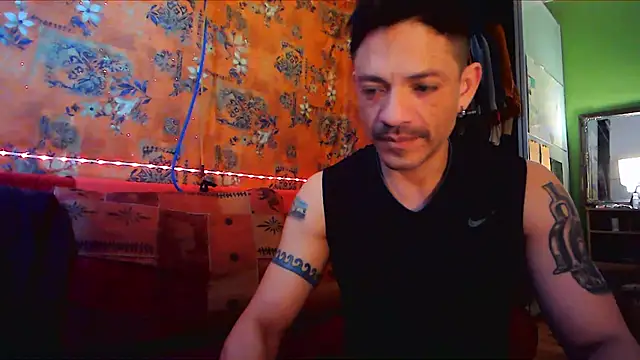 Snapshot of Tony_Torrente chatting on 03/02/25, 02:47 Tony Torrente online show from 03/02/25, 02:47