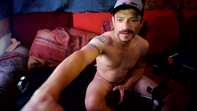 Snapshot of Tony_Torrente chatting on 10/01/25, 05:12 Tony Torrente online show from 10/01/25, 05:12