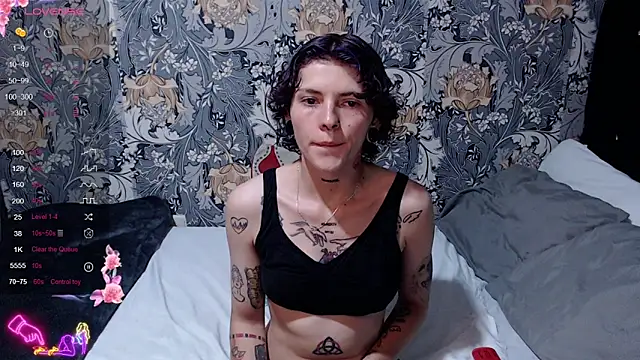 Snapshot of pretty_cristal69 chatting on 06/19/26, 01:11 pretty cristal69 online show from 06/19/26, 01:11