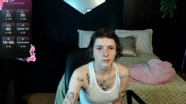 pretty cristal69 online show from 02/05/26, 12:01