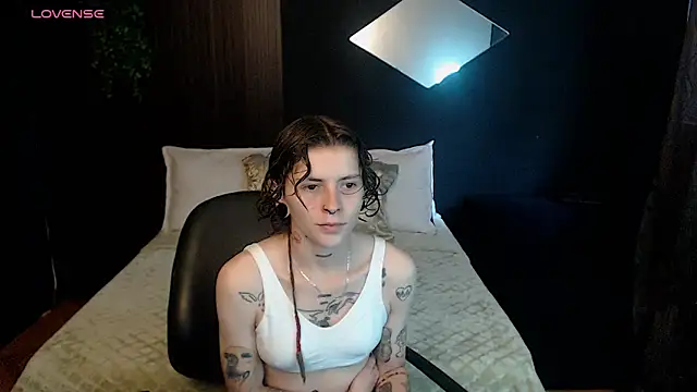 pretty cristal69 online show from 02/21/26, 12:18