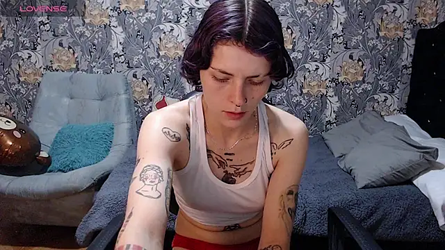 Snapshot of pretty_cristal69 chatting on 06/27/26, 12:27 pretty cristal69 online show from 06/27/26, 12:27