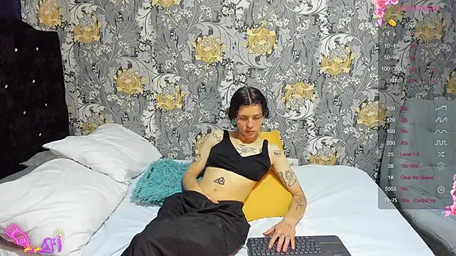 Snapshot of pretty_cristal69 chatting on 07/10/26, 12:05 pretty cristal69 online show from 07/10/26, 12:05
