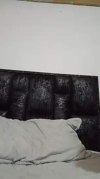 pretty cristal69 online show from 10/25/25, 03:45