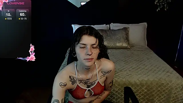 pretty cristal69 online show from 02/06/26, 01:07