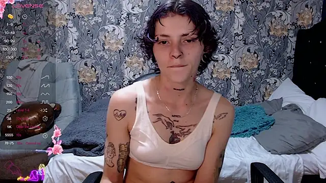 Snapshot of pretty_cristal69 chatting on 06/10/26, 11:28 pretty cristal69 online show from 06/10/26, 11:28