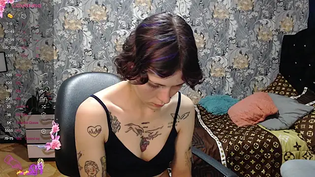 pretty cristal69 online show from 04/23/26, 11:17