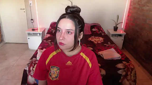 Snapshot of KityEstrover chatting on 12/03/24, 12:34 KityEstrover online show from 12/03/24, 12:34