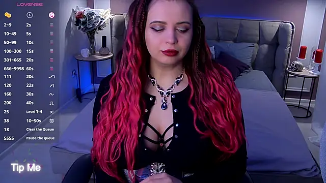 Miss Maya Mils online show from 12/17/25, 01:10