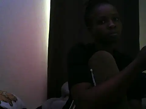 Snapshot of Bella_cute01 chatting on 11/05/25, 04:26 Bella cute01 online show from 11/05/25, 04:26