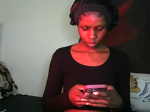 Snapshot of Bella_cute01 chatting on 09/18/25, 09:18 Bella cute01 online show from 09/18/25, 09:18