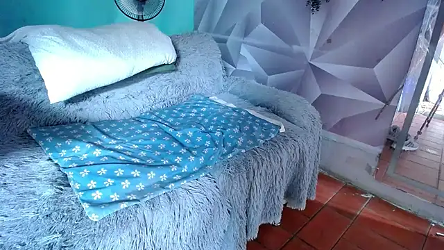 Snapshot of krityn_12 chatting on 10/11/25, 11:44 krityn 12 online show from 10/11/25, 11:44