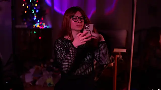 Snapshot of SweetyKitty18 chatting on 04/12/26, 05:27 SweetyKitty18 online show from 04/12/26, 05:27