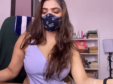 Snapshot of Fantastic_ruby chatting on 10/31/25, 06:04 Fantastic ruby online show from 10/31/25, 06:04