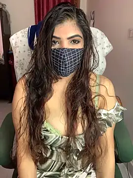 Snapshot of Fantastic_ruby chatting on 02/25/25, 07:27 Fantastic ruby online show from 02/25/25, 07:27