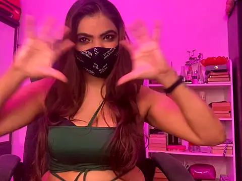 Snapshot of Fantastic_ruby chatting on 11/24/25, 05:02 Fantastic ruby online show from 11/24/25, 05:02