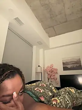 Snapshot of Your_Paris chatting on 10/04/25, 12:39 Your Paris online show from 10/04/25, 12:39