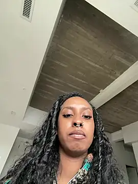 Snapshot of Your_Paris chatting on 03/19/26, 09:15 Your Paris online show from 03/19/26, 09:15